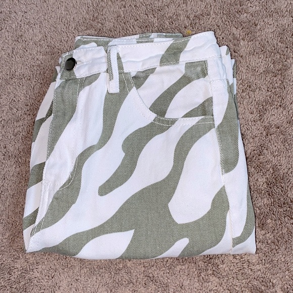 Brandy Melville Denim - zebra jeans!